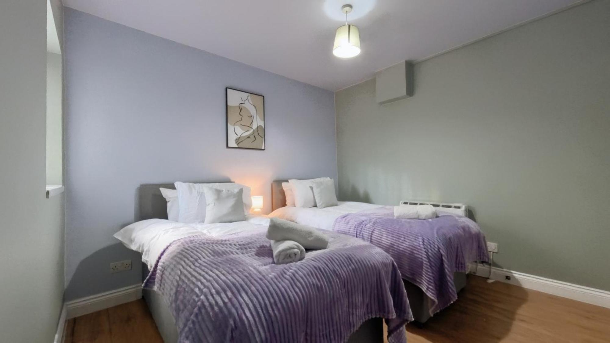 Group Bookings: Up To 30 Guests Across 5 Spacious Flats! Keyless Access Free Wifi & Parking Birmingham Exteriör bild