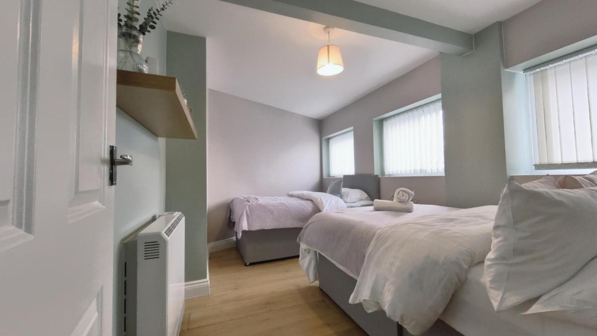 Group Bookings: Up To 30 Guests Across 5 Spacious Flats! Keyless Access Free Wifi & Parking Birmingham Exteriör bild