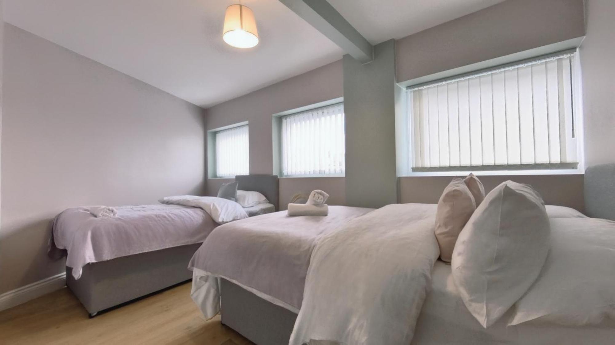 Group Bookings: Up To 30 Guests Across 5 Spacious Flats! Keyless Access Free Wifi & Parking Birmingham Exteriör bild