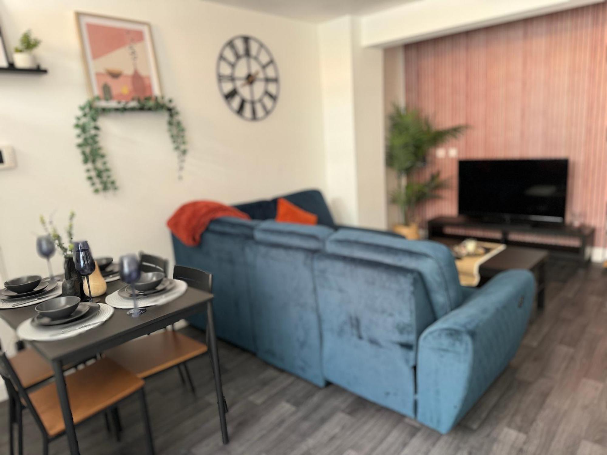 Group Bookings: Up To 30 Guests Across 5 Spacious Flats! Keyless Access Free Wifi & Parking Birmingham Exteriör bild
