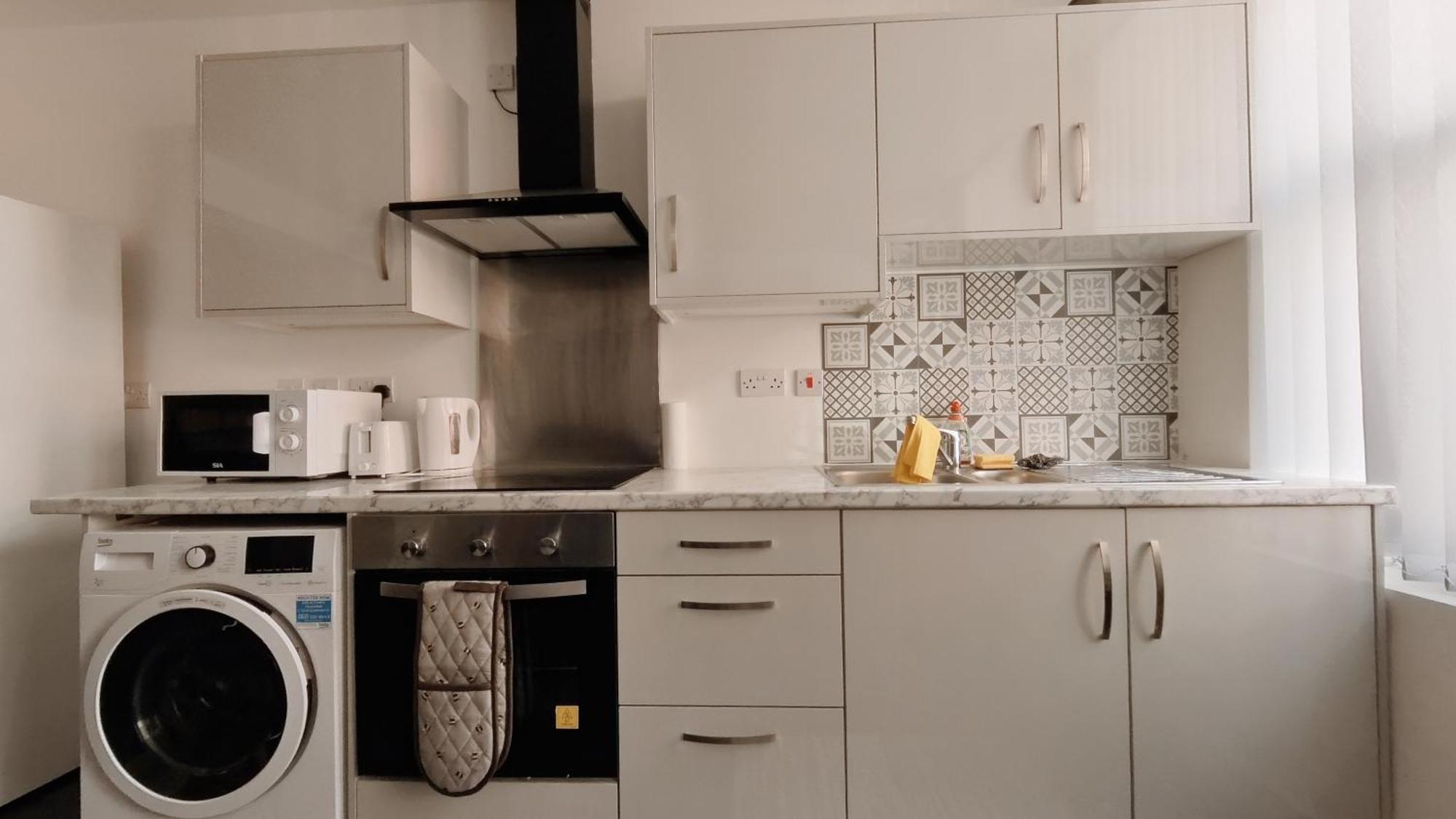 Group Bookings: Up To 30 Guests Across 5 Spacious Flats! Keyless Access Free Wifi & Parking Birmingham Exteriör bild