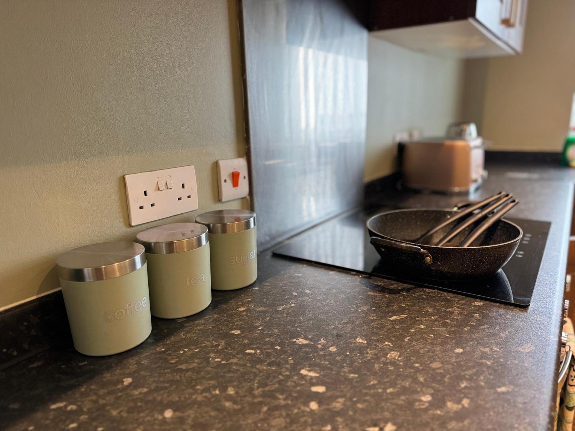 Group Bookings: Up To 30 Guests Across 5 Spacious Flats! Keyless Access Free Wifi & Parking Birmingham Exteriör bild