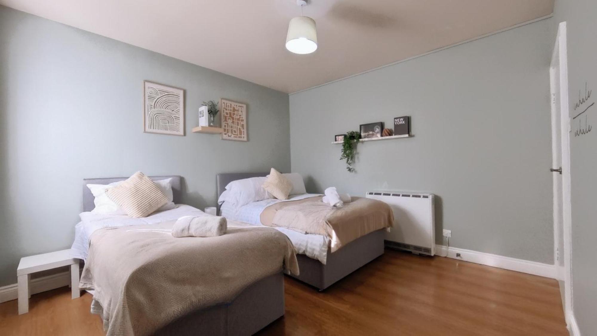 Group Bookings: Up To 30 Guests Across 5 Spacious Flats! Keyless Access Free Wifi & Parking Birmingham Exteriör bild