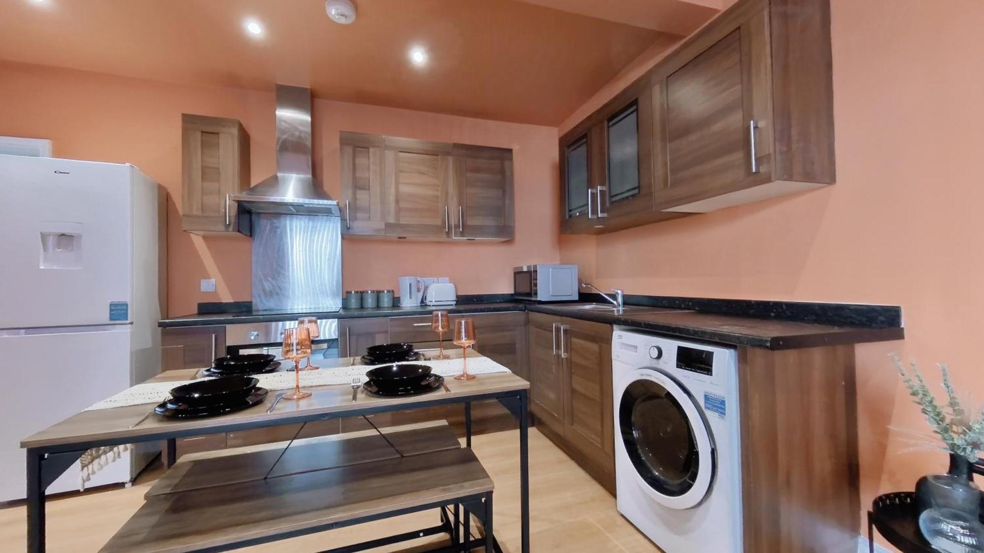 Group Bookings: Up To 30 Guests Across 5 Spacious Flats! Keyless Access Free Wifi & Parking Birmingham Exteriör bild