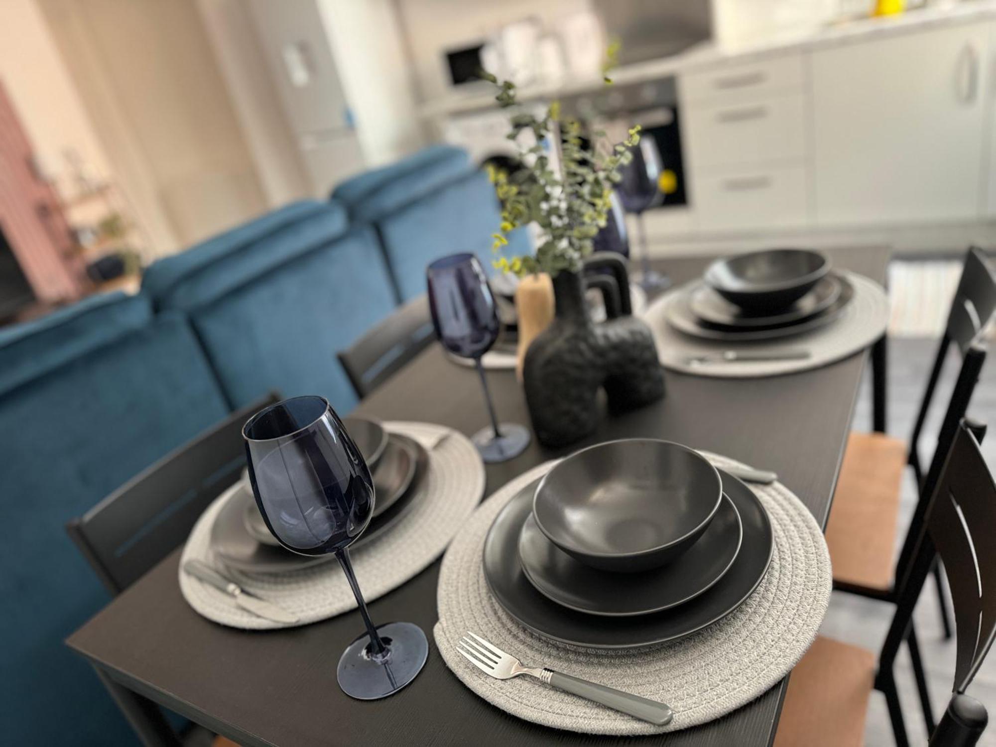 Group Bookings: Up To 30 Guests Across 5 Spacious Flats! Keyless Access Free Wifi & Parking Birmingham Exteriör bild